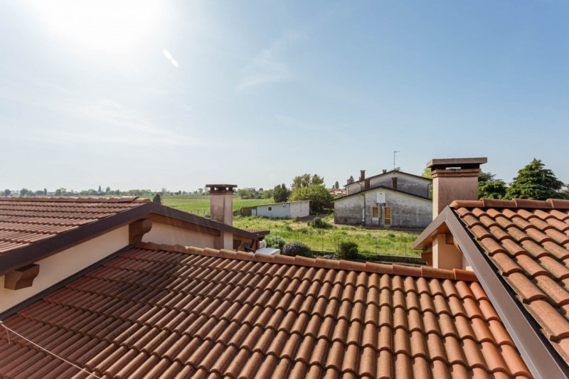 In vendita a Pozzonovo, proponiamo una splendida casa indipendente, recentemente ristrutturata, c...