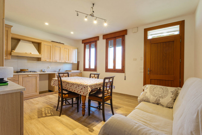 In vendita a Pozzonovo, proponiamo una splendida casa indipendente, recentemente ristrutturata, c...