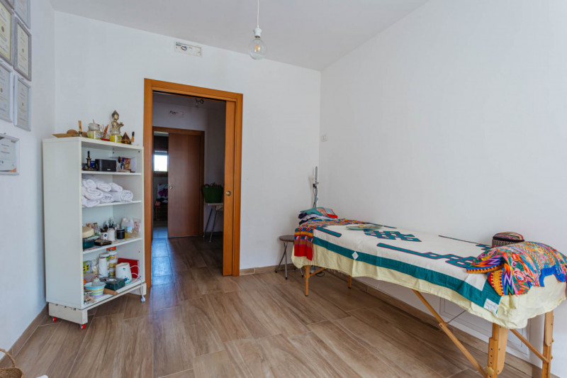 In vendita a Pozzonovo, immersa nel verde della campagna veneta, proponiamo una rara opportunità:...