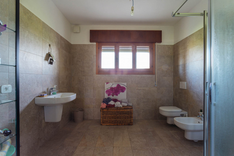 In vendita a Pozzonovo, proponiamo una splendida casa indipendente, recentemente ristrutturata, c...