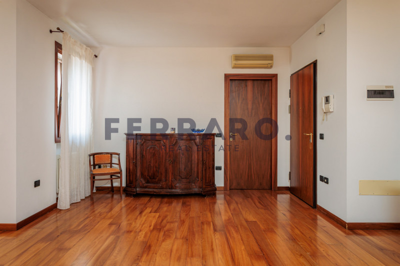 Treviso, Santa Maria del Rovere. Codice MSF-30

Proponiamo in vendita esclusivo attico situato al...