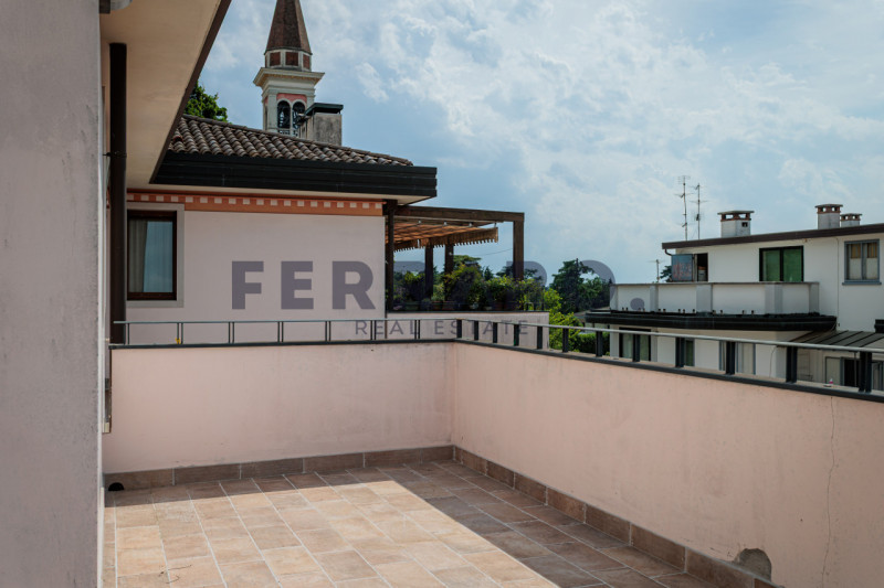 Treviso, Santa Maria del Rovere. Codice MSF-30

Proponiamo in vendita esclusivo attico situato al...