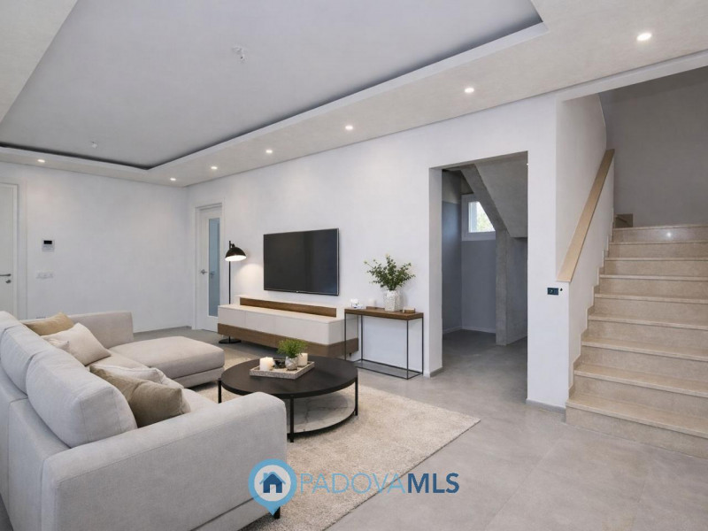 Immobile in esclusiva al Gruppo Padova MLS 

Abano Terme – zona Giarre  

In uno dei contesti più...