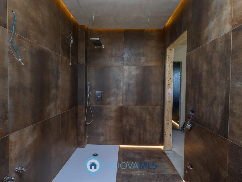 Immobile in esclusiva al Gruppo Padova MLS 

Abano Terme – zona Giarre  

In uno dei contesti più...