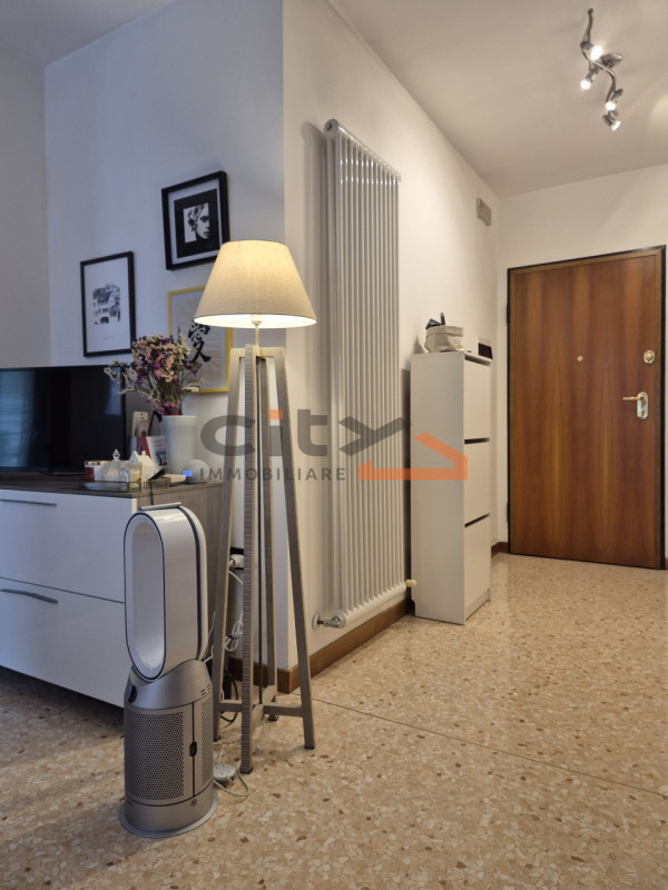 Nel pieno centro di Bassano del Grappa, proponiamo in locazione mini appartamento arredato, compl...