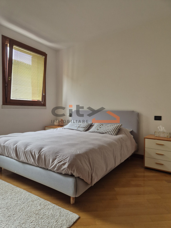 Nel pieno centro di Bassano del Grappa, proponiamo in locazione mini appartamento arredato, compl...