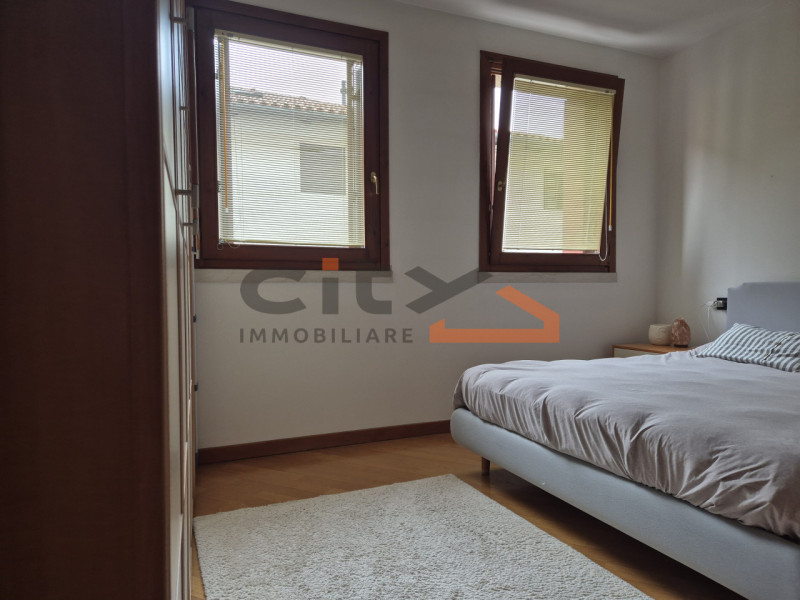 Nel pieno centro di Bassano del Grappa, proponiamo in locazione mini appartamento arredato, compl...