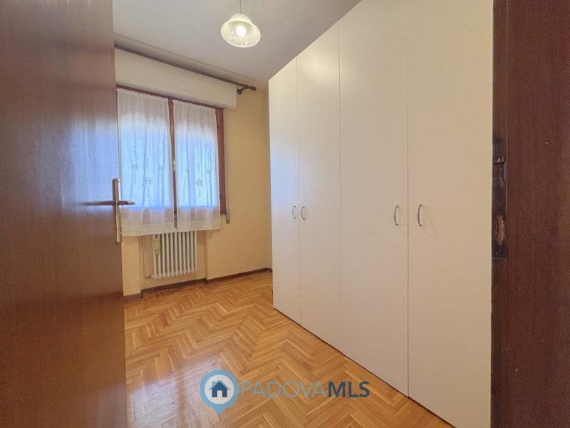 Immobile in esclusiva al Gruppo Padova MLS
In contesto tranquillo e ben curato, proponiamo in ven...