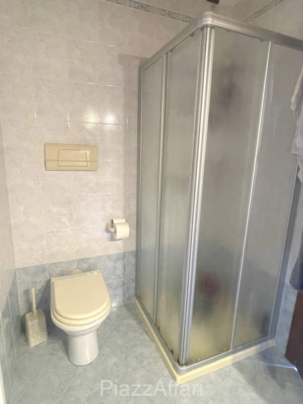 In Zona Ex-Piscina comodo e spazioso appartamento su 2 livelli, ubicato ai piani primi e secondo ...