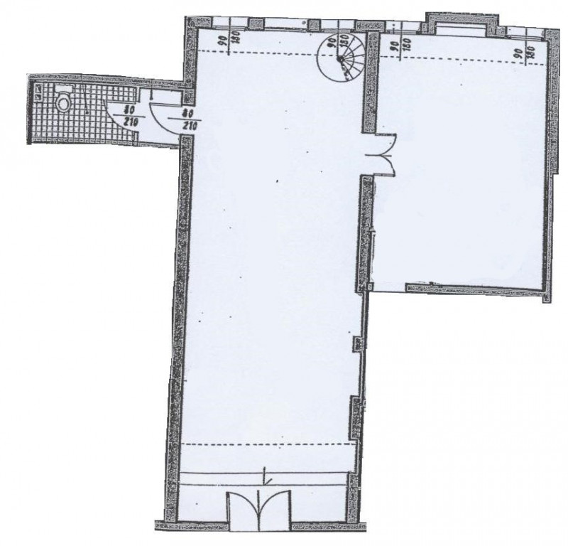 In un palazzetto storico completamente ristrutturato a Este, proponiamo in affitto importante loc...