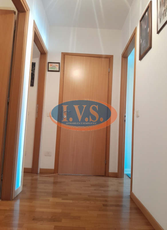 CERVARESE SANTA CROCE (PD): in zona residenziale molto servita proponiamo BICAMERE al primo piano...