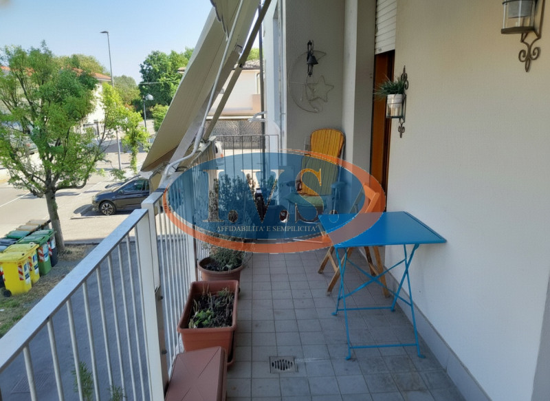 CERVARESE SANTA CROCE (PD): in zona residenziale molto servita proponiamo BICAMERE al primo piano...