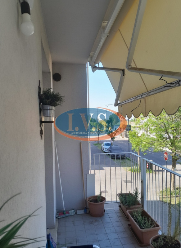 CERVARESE SANTA CROCE (PD): in zona residenziale molto servita proponiamo BICAMERE al primo piano...
