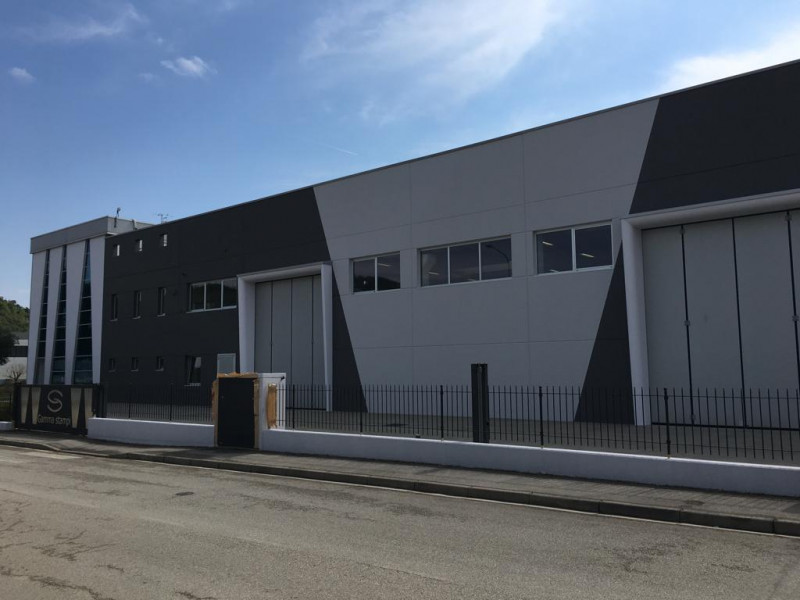 Capannone a reddito con locazione attiva – investimento immediato
In zona Paviola, lungo la SS47 ...