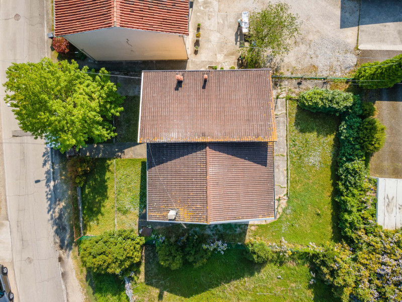 In zona residenziale tranquilla (zona Isola) e poco trafficata, proponiamo in vendita esclusiva c...