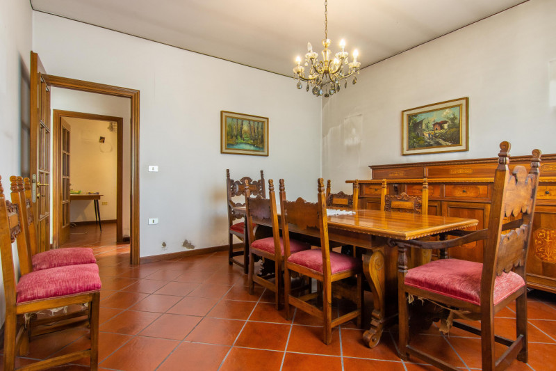 In zona residenziale tranquilla (zona Isola) e poco trafficata, proponiamo in vendita esclusiva c...