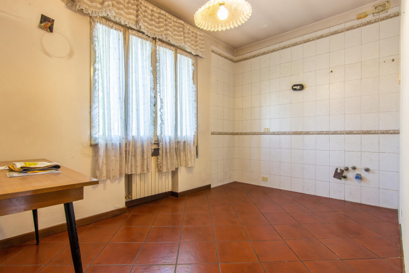 In zona residenziale tranquilla (zona Isola) e poco trafficata, proponiamo in vendita esclusiva c...