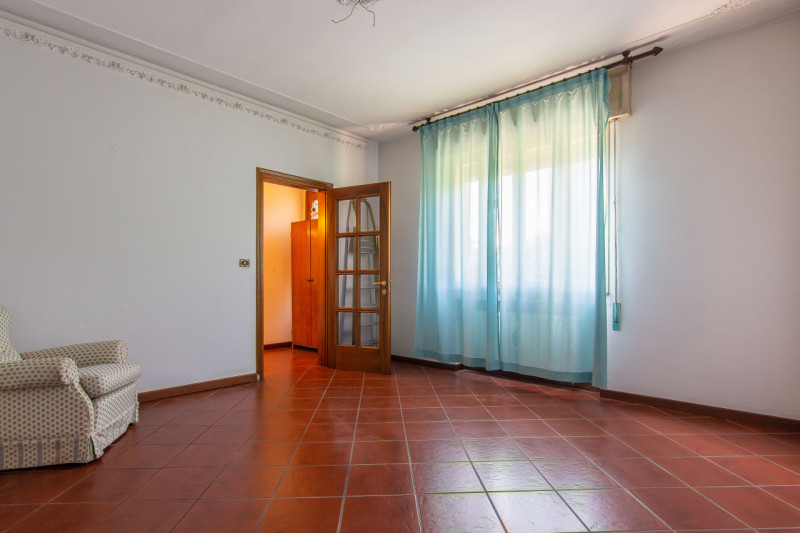 In zona residenziale tranquilla (zona Isola) e poco trafficata, proponiamo in vendita esclusiva c...