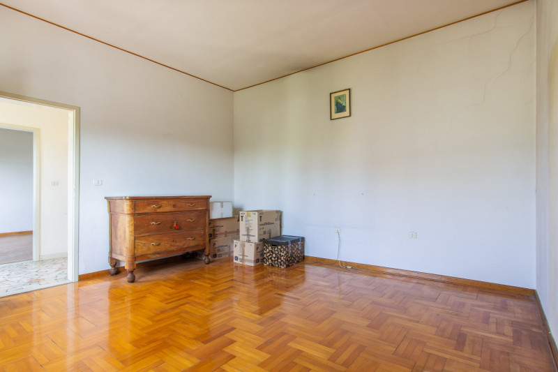 In zona residenziale tranquilla (zona Isola) e poco trafficata, proponiamo in vendita esclusiva c...