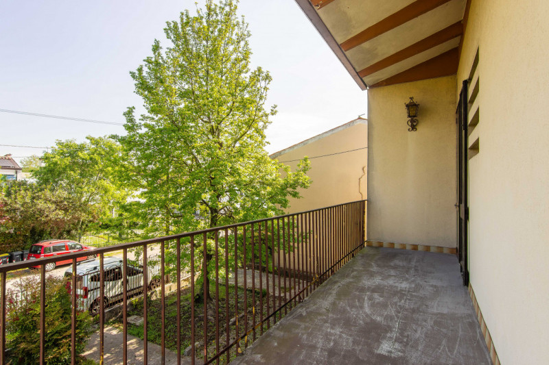 In zona residenziale tranquilla (zona Isola) e poco trafficata, proponiamo in vendita esclusiva c...