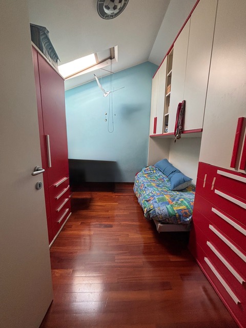 VIGODARZERE: In posizione tranquilla ma comoda ai servizi del paese, appartamento al secondo ed u...