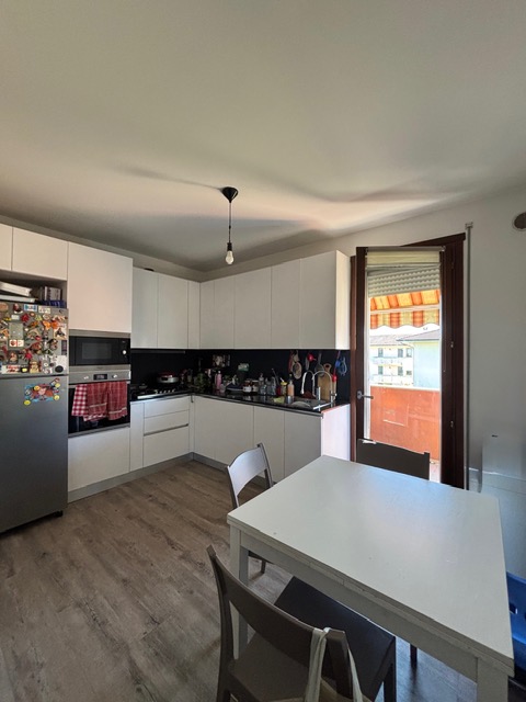 VIGODARZERE: In posizione tranquilla ma comoda ai servizi del paese, appartamento al secondo ed u...