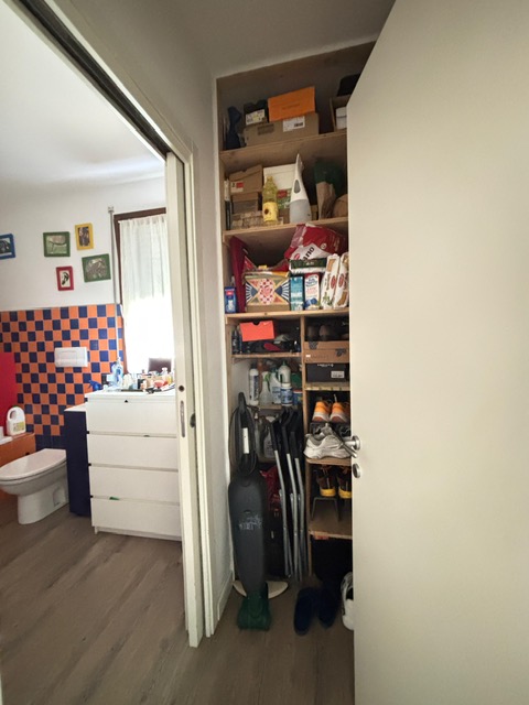 VIGODARZERE: In posizione tranquilla ma comoda ai servizi del paese, appartamento al secondo ed u...