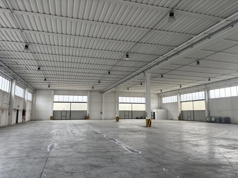 CONTATTARE ANDREA: 3288822042

Se stai cercando un capannone spazioso e versatile, questa è l'opp...