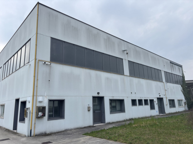 CONTATTARE ANDREA: 3288822042

Situato nel cuore della vivace comune di Istrana, questo impressio...