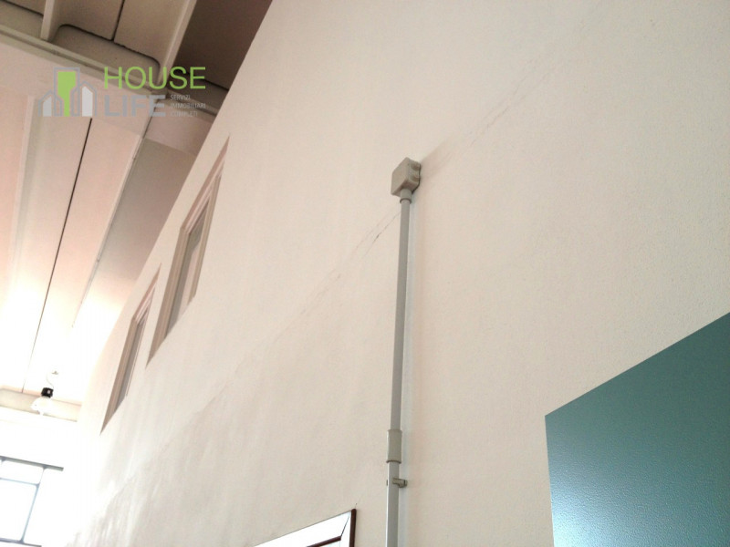 THIENE - Z.I.: CAPANNONE ARTIGIANALE IN POSIZIONE STRATEGICA di mq 650 totali, di cui mq 480 di a...