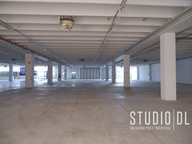 Capannone industriale 3.000 mq in locazione a Piovene Rocchette (VI) – altezza 5,5 m, vicino case...