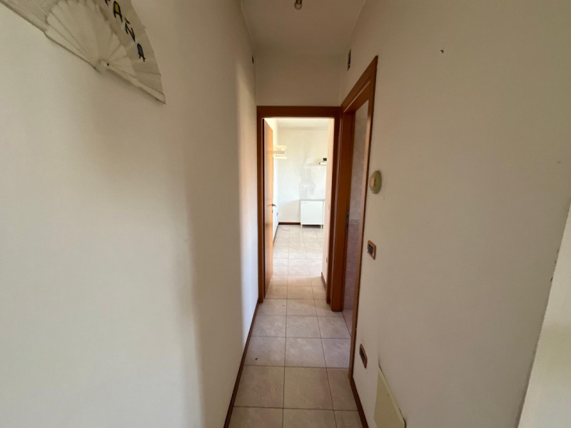 Luminoso bilocale al secondo piano con ascensore nel cuore della tranquilla zona Murelle, a Villa...