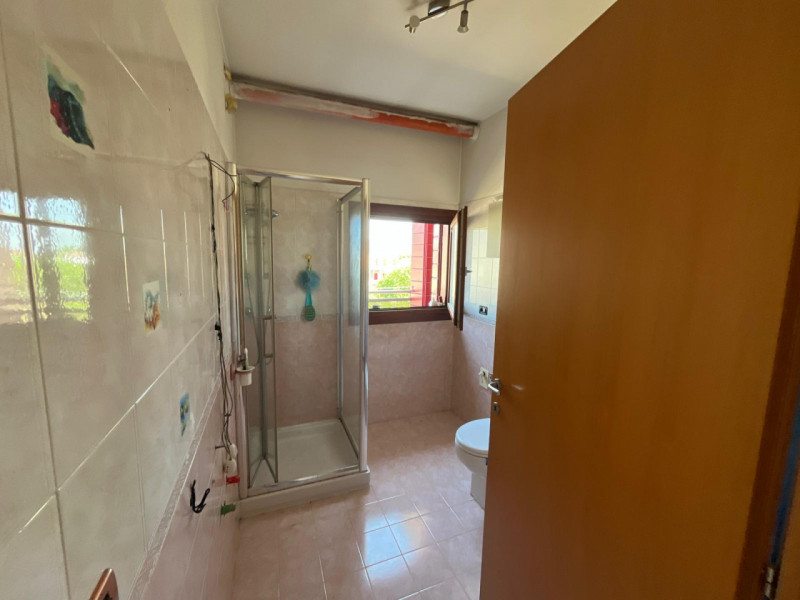 Luminoso bilocale al secondo piano con ascensore nel cuore della tranquilla zona Murelle, a Villa...