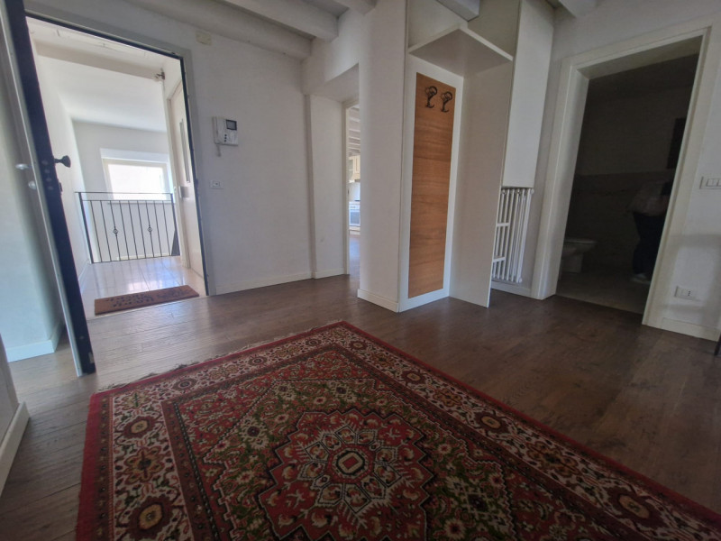 UBICAZIONE E CONTESTO

All’inizio di Corso Palladio, nel cuore del centro storico di Vicenza, pro...