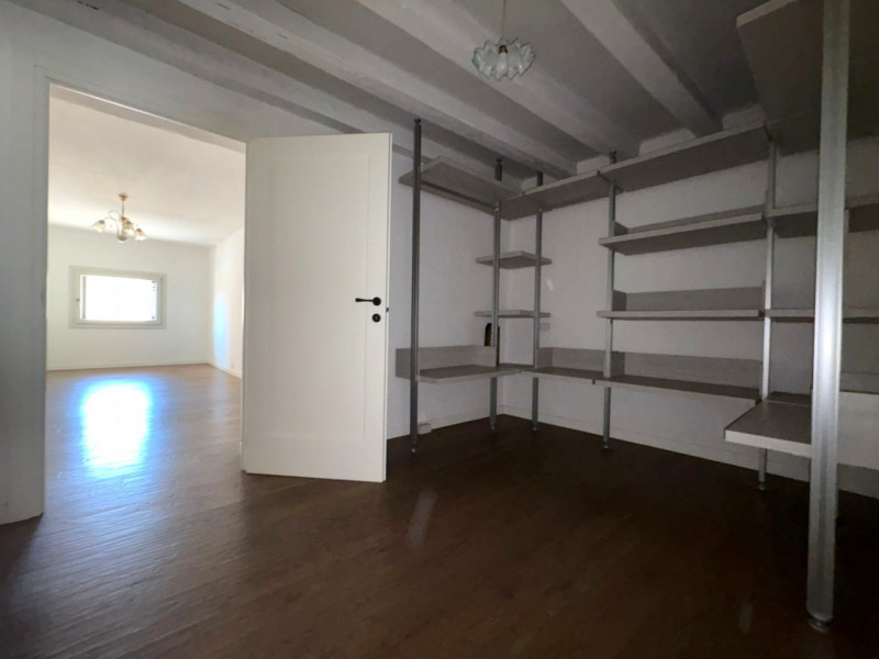 UBICAZIONE E CONTESTO

All’inizio di Corso Palladio, nel cuore del centro storico di Vicenza, pro...