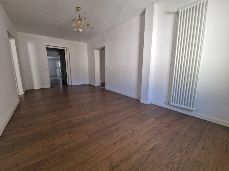 UBICAZIONE E CONTESTO

All’inizio di Corso Palladio, nel cuore del centro storico di Vicenza, pro...