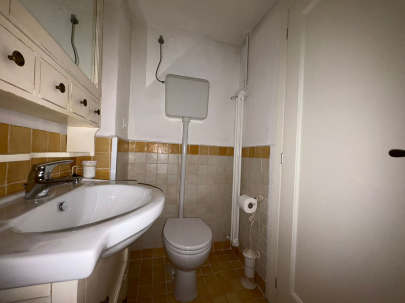 UBICAZIONE E CONTESTO

All’inizio di Corso Palladio, nel cuore del centro storico di Vicenza, pro...