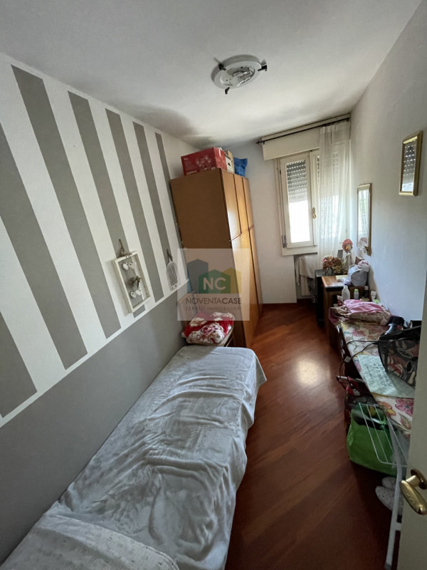 Padova zona torre. Al terzo piano con ascensore, proponiamo un appartamento in NUDA PROPRIETA' ma...