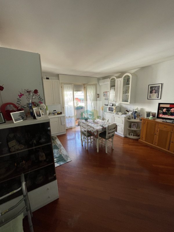 Padova zona torre. Al terzo piano con ascensore, proponiamo un appartamento in NUDA PROPRIETA' ma...