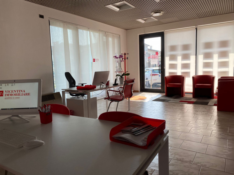 GRUMOLO DELLE ABBADESSE: proponiamo in vendita TERRENO EDIFICABILE zona residenziale C1 urbanizza...