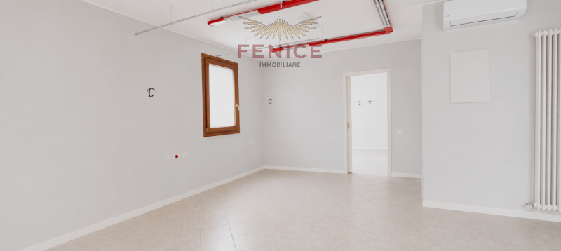Nel cuore di San Martino di Lupari, in elegante contesto residenziale servito da ascensore, propo...