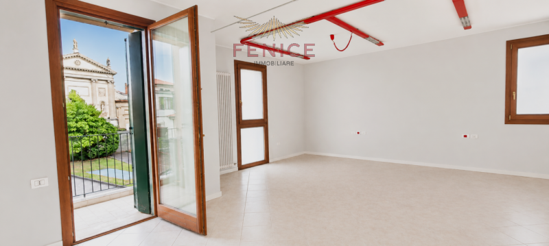 Nel cuore di San Martino di Lupari, in elegante contesto residenziale servito da ascensore, propo...