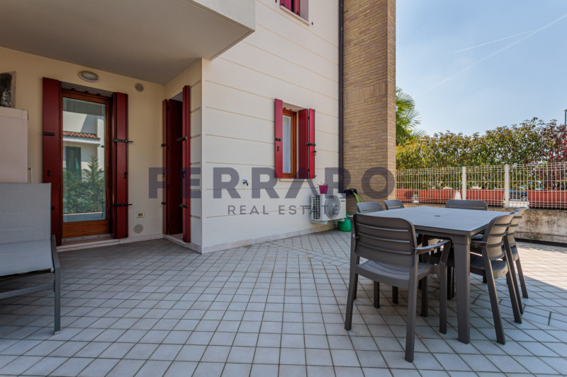 Treviso, zona Ghirada. Codice IV21.

Proponiamo in vendita elegante appartamento quadrilocale sit...