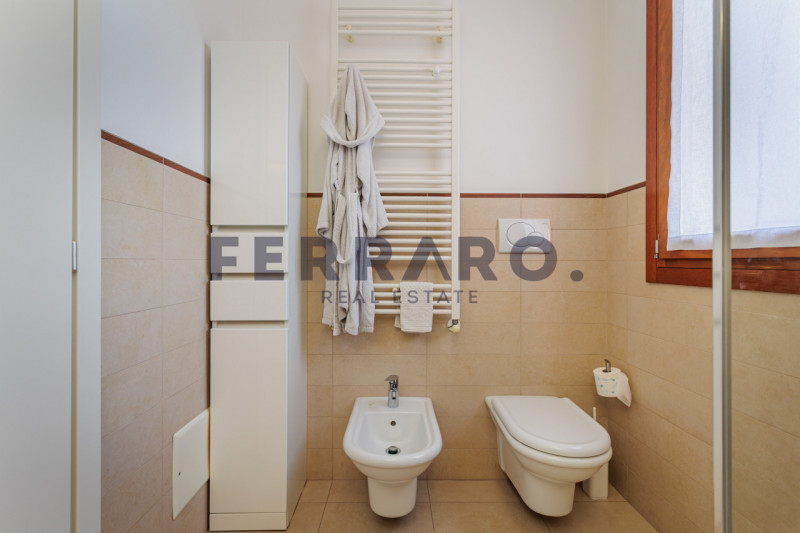 Treviso, zona Ghirada. Codice IV21.

Proponiamo in vendita elegante appartamento quadrilocale sit...