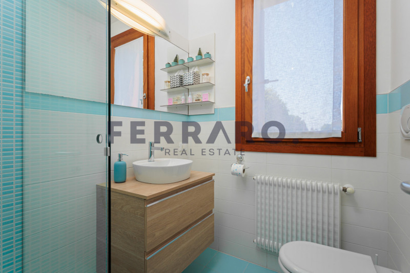 Treviso, zona Ghirada. Codice IV21.

Proponiamo in vendita elegante appartamento quadrilocale sit...