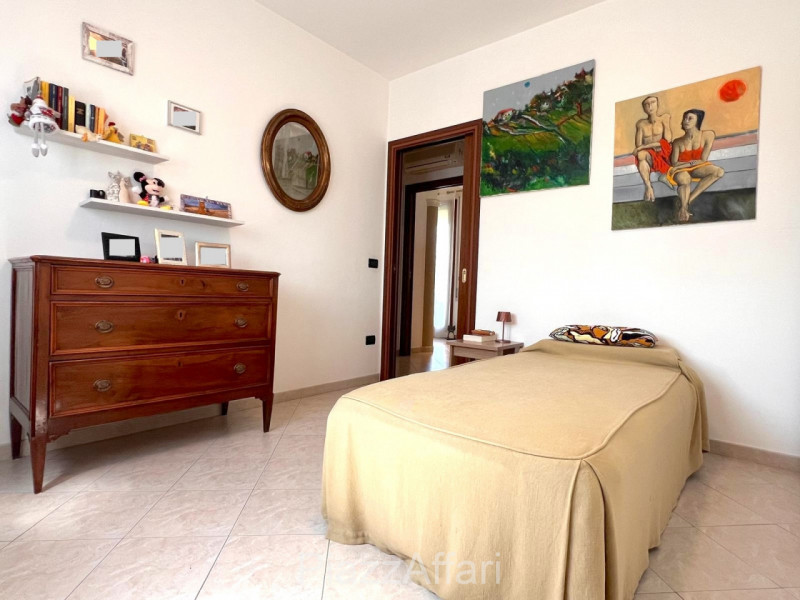 In palazzina di poche unità abitative e di recente costruzione, appartamento disposto su 2 livell...