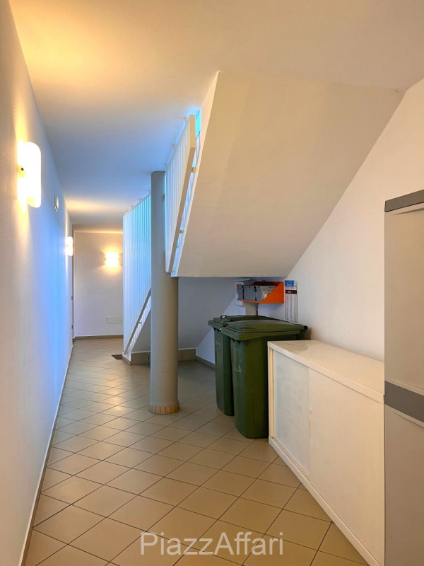 In palazzina di poche unità abitative e di recente costruzione, appartamento disposto su 2 livell...