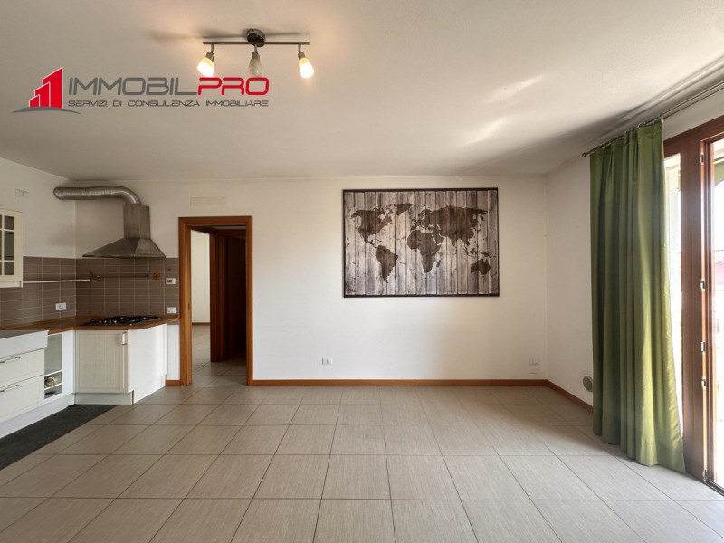 Proponiamo in vendita a Povolaro di Dueville un luminoso appartamento bicamere situato al secondo...