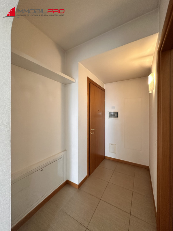 Proponiamo in vendita a Povolaro di Dueville un luminoso appartamento bicamere situato al secondo...