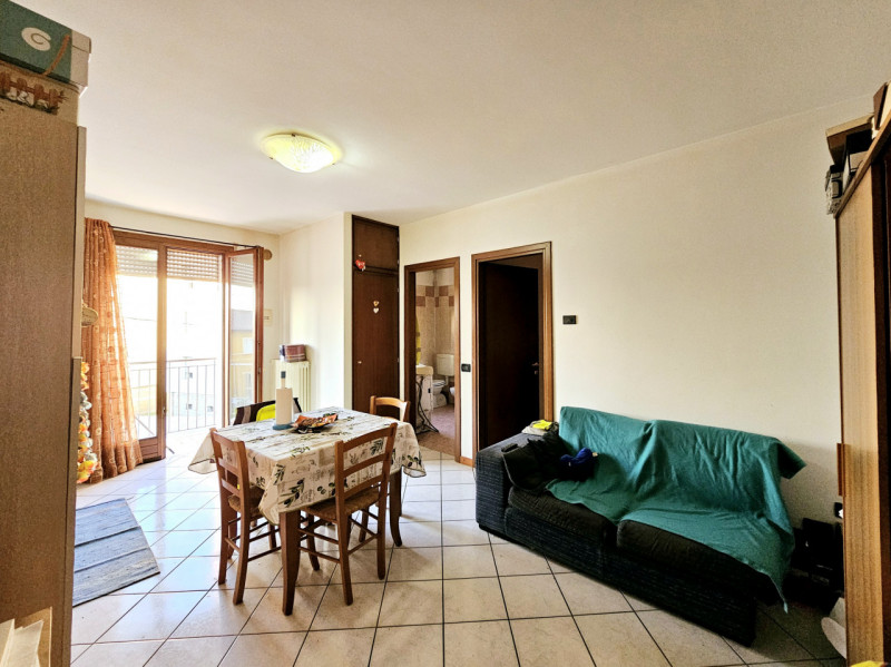 Proponiamo in vendita per investimento, appartamento bilocale di circa 55 mq, situato in un compl...